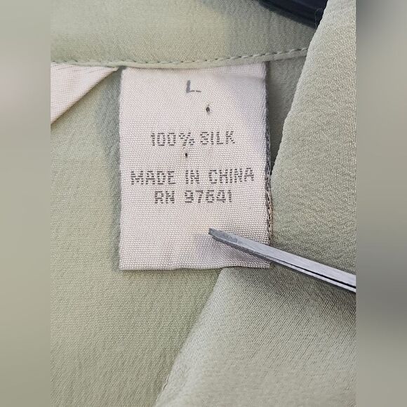 J.Jill L TeeGreen 100%SILK LngSlv Ruffles Shoulder Buttons Up Women Shirt Blouse - Picture 3 of 6